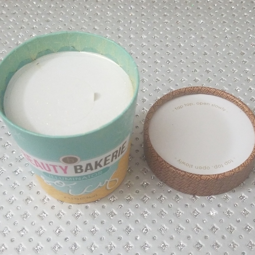 🤍GLISTENED DISCONT Beauty Bakerie Illuminator NWT - Picture 7 of 7